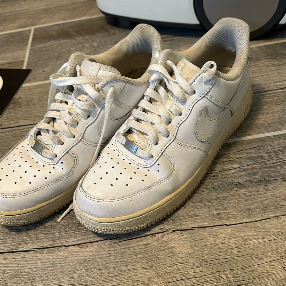 Men’s white Nike AF1 - size 10